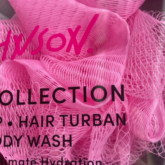 Betsy Johnson Deluxe Bath Set with Shower Wrap - Picture 6 of 7